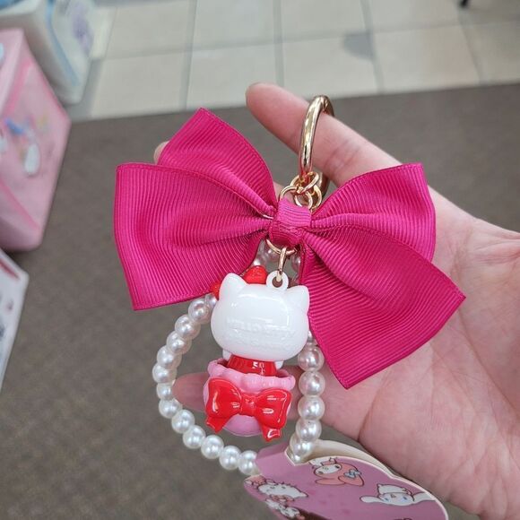 Brand New Sanrio Hello Kitty Pearl Keychain - Picture 2 of 7